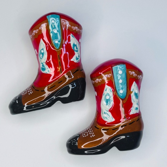 The Pioneer Woman Cowboy Boot Salt & Pepper Shaker Set - Picture 6 of 12